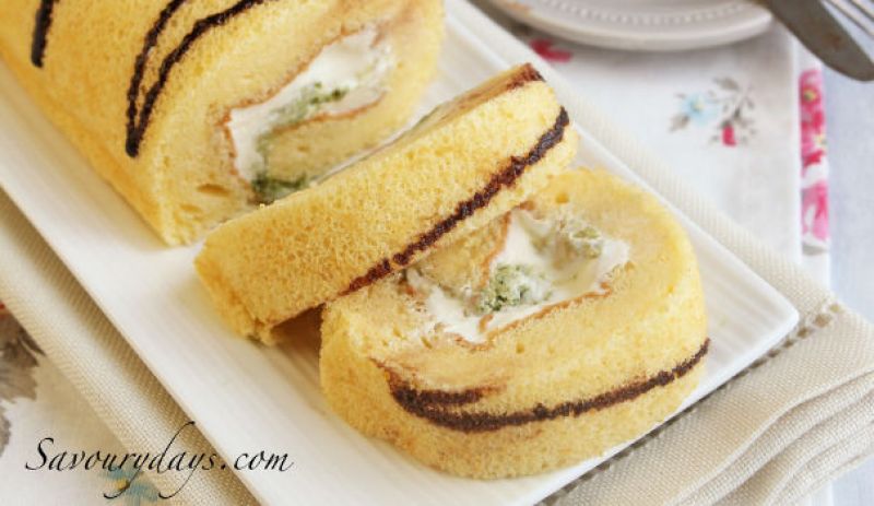 Bánh cuộn kem tươi dừa & trà xanh